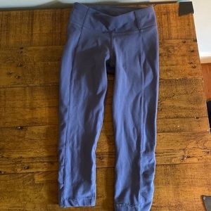 Girls good used condition cropped Athleta pants